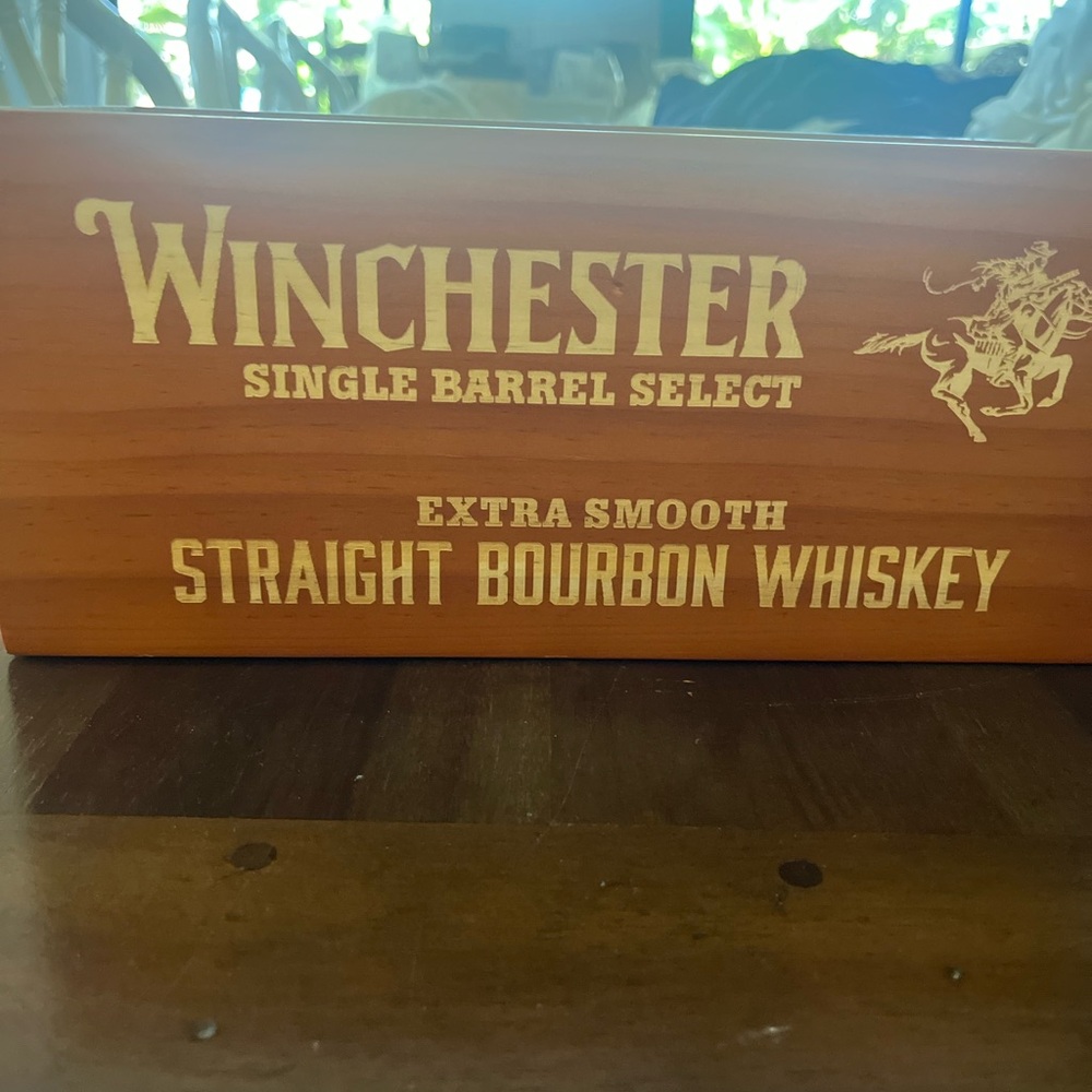Winchester Bourbon Whiskey Box in Rich Brown